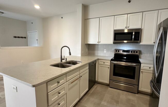 2 beds, 2 baths, $2,250, Unit UNIT 503