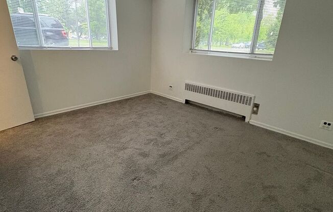 2 beds, 1 bath, 908 sqft, $1,215, Unit AS A-Gdn
