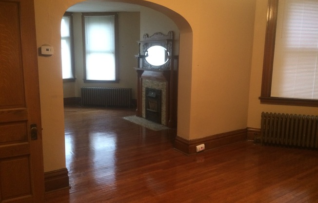 1 bed, 1 bath, 900 sqft, $975, Unit Apt. #1