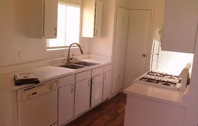 HERNANDEZ BRECKENWOOD CT 1724 LAS VEGAS NV 89115