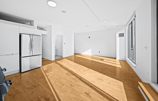 1 bed, 1.5 baths, 807 sqft, $5,000, Unit 609