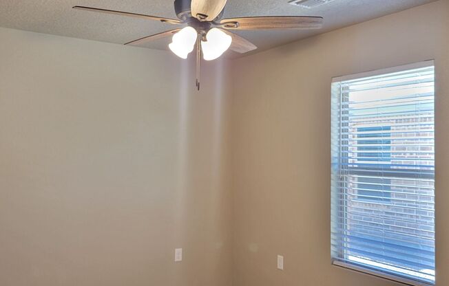 LUXURY 2 BEDROOM UNITS