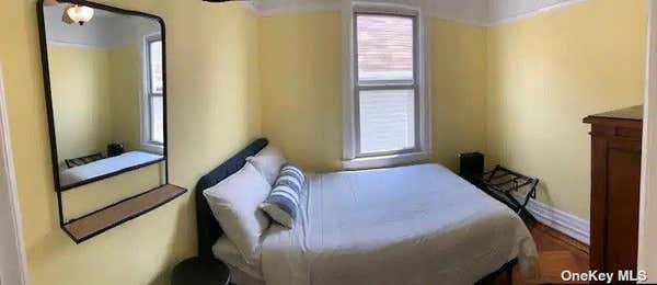 3 beds, 1 bath, 1,328 sqft, $3,990