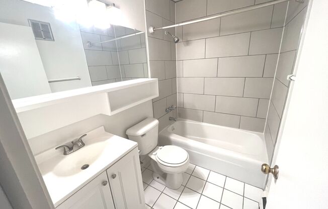 1 bed, 1 bath, $1,195, Unit 111