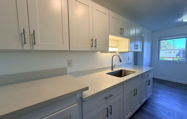 2 beds, 1 bath, 775 sqft, $2,045, Unit 205