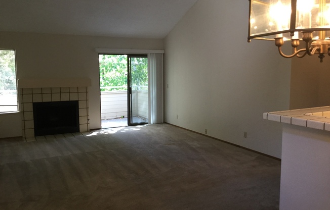 2 beds, 2 baths, $2,650, Unit Unit B