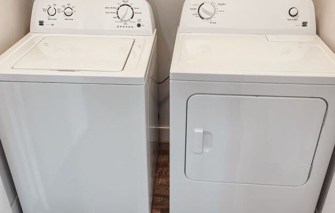 2 beds, 2 baths, 946 sqft, $1,299, Unit 530