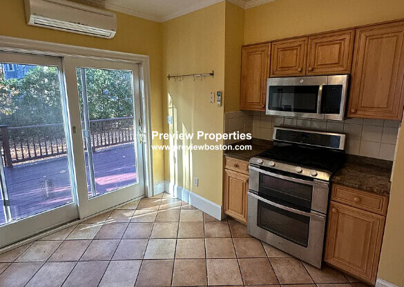 28 MONTFERN AVE
