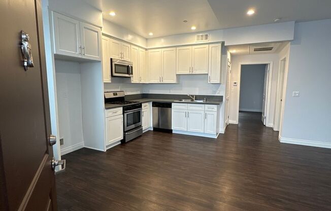 1 bed, 1 bath, 789 sqft, $2,345, Unit 209