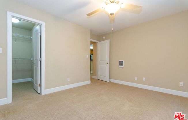 2 beds, 2 baths, 953 sqft, $4,300, Unit 561