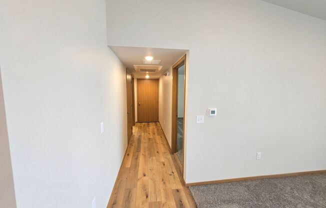 1 bed, 1 bath, 756 sqft, $1,025, Unit 3400 307