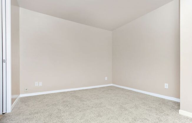 3 beds, 2 baths, 1,010 sqft, $1,360, Unit 151