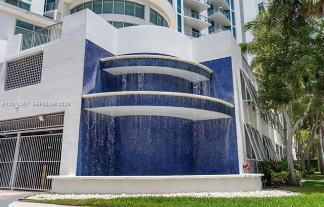 3 beds, 2 baths, $4,300, Unit # 818