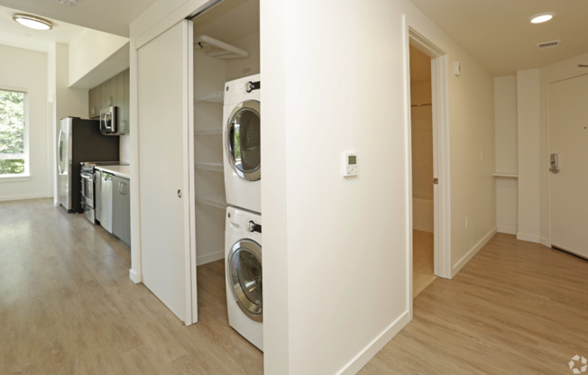 2 beds, 2 baths, 969 sqft, $2,300, Unit 208