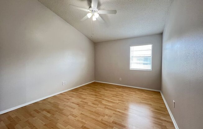 2 beds, 1 bath, 875 sqft, $1,430, Unit OCR-245