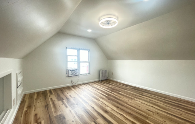 27 NEWARK BAY CT