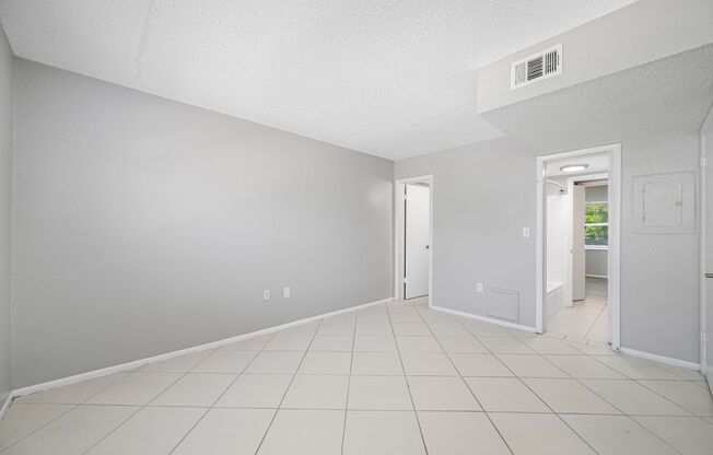 2 beds, 1.5 baths, 850 sqft, $1,575, Unit B111