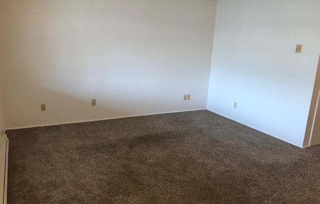 1 bed, 1 bath, 700 sqft, $1,225, Unit 30