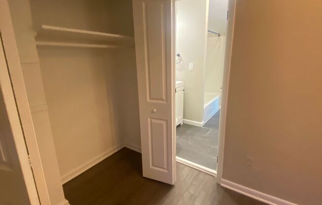 1 bed, 1 bath, 750 sqft, $1,200, Unit 5