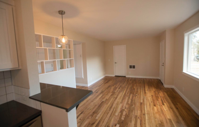 2 beds, 1 bath, $2,195