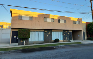 1400-1408 Freeman Ave