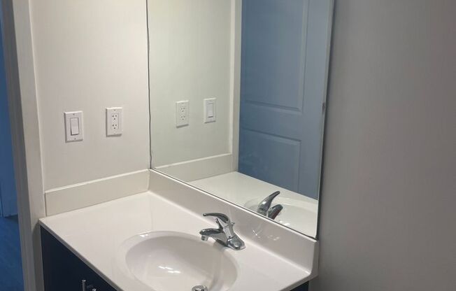 2 beds, 2 baths, 993 sqft, $2,471, Unit 406