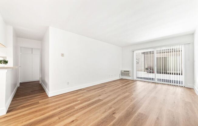 1 bed, 1 bath, 690 sqft, $2,150, Unit 111
