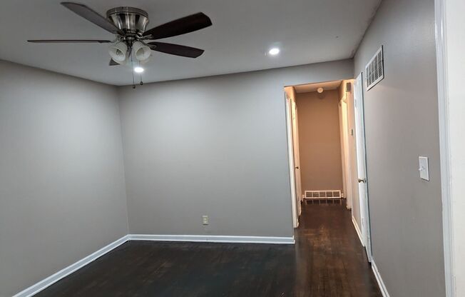 3 beds, 1 bath, $1,270