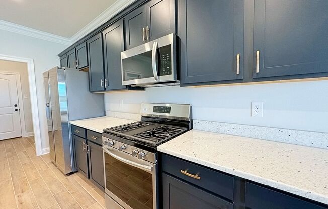 3 Bedroom House located off Burbank that sits on the Community Lake