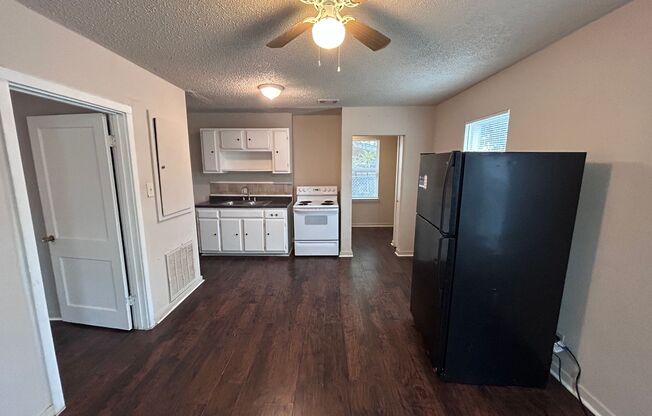 **COMING SOON!* 2 Bedroom 1 Bath Unit Near The Alamodome!