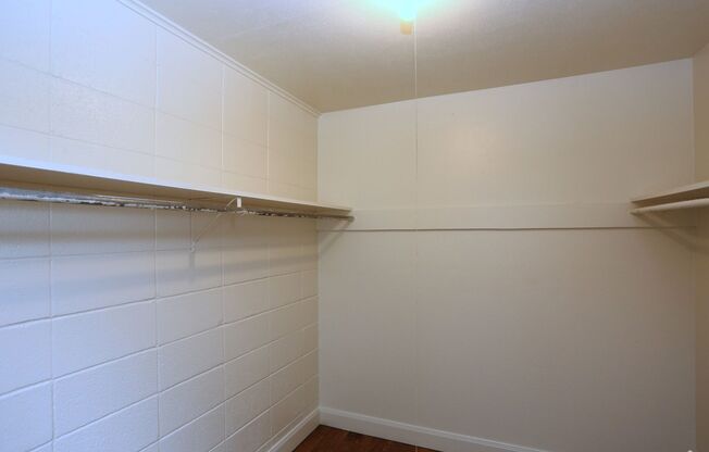 2 beds, 1 bath, 840 sqft, $975, Unit 2847 D