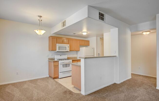3 beds, 2 baths, $1,650, Unit # 136
