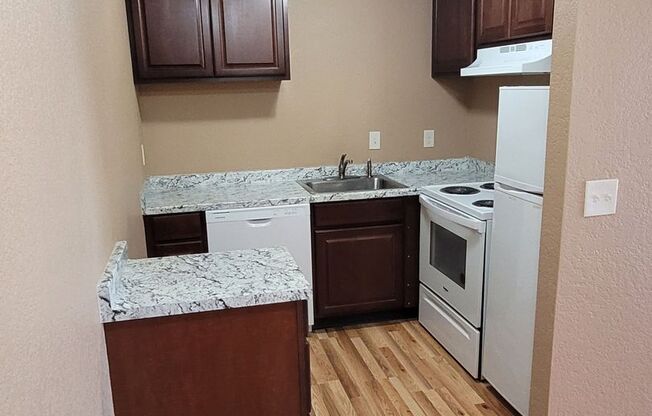 1 bed, 1 bath, 550 sqft, $995