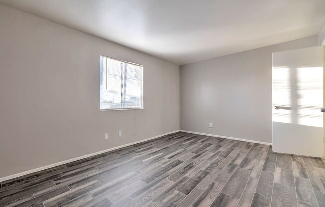 HALF OFF 1st Month rent!!! Elevate Your Living Experience! Apply at Eugie today!!!
