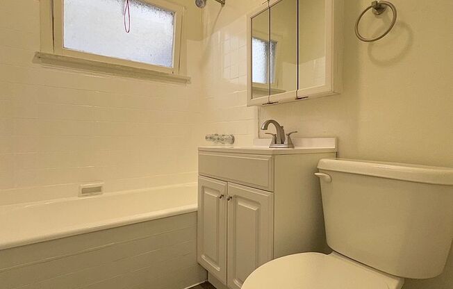 Studio, 1 bath, 364 sqft, $1,295, Unit 106