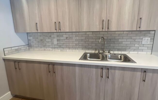 1 bed, 1 bath, $2,400, Unit 3