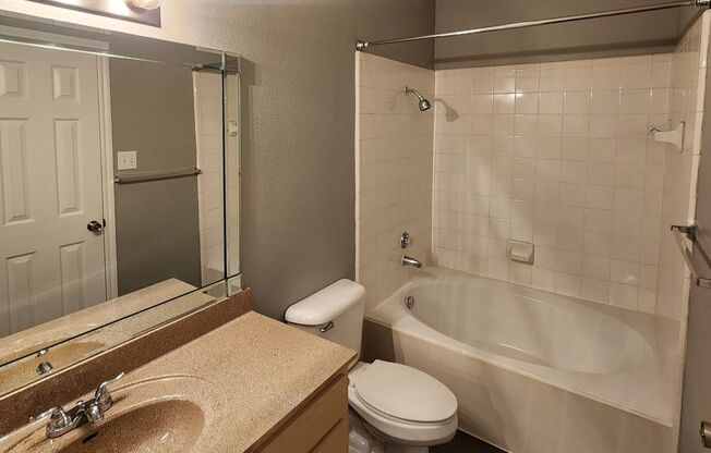 1 bed, 1 bath, 802 sqft, $1,525, Unit 502-u
