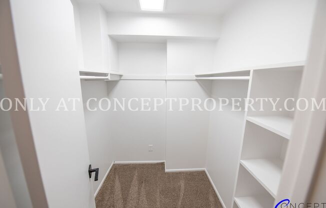 1 bed, 1 bath, 700 sqft, $999, Unit 210