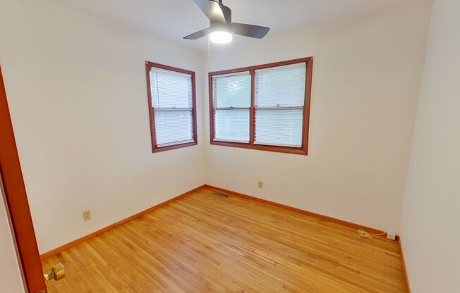 3 beds, 1 bath, $1,245