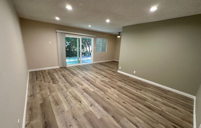 Large and Refurbished 1,2,and 3 Bedroom Comfortable Units