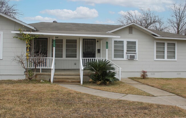 2827 W WOODLAWN AVE
