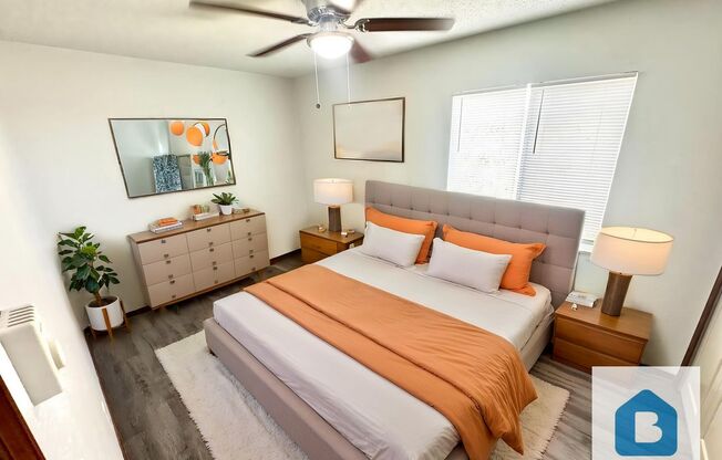 2 beds, 1 bath, 564 sqft, $900, Unit Unit M