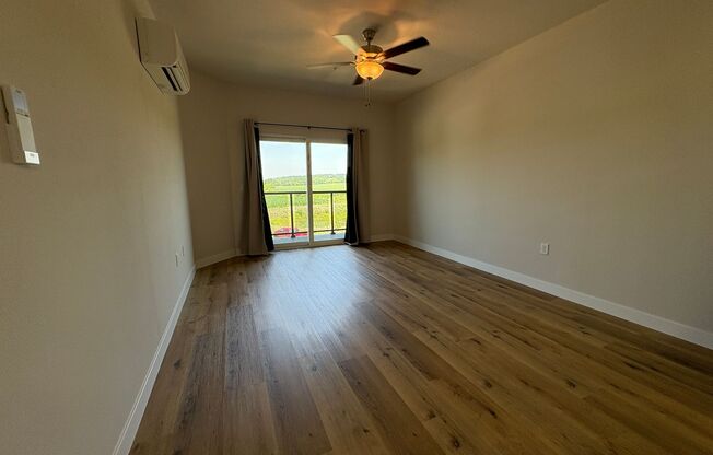 1 bed, 1 bath, 885 sqft, $1,645, Unit 5117-103