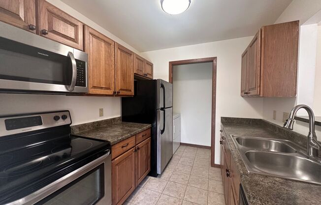 2 beds, 1 bath, $1,650