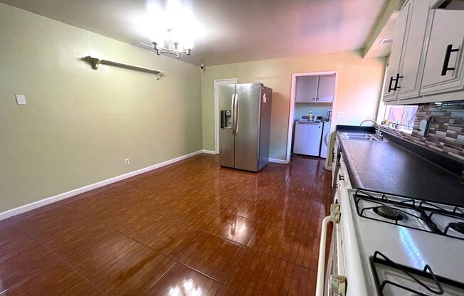 3 beds, 1 bath, $2,795