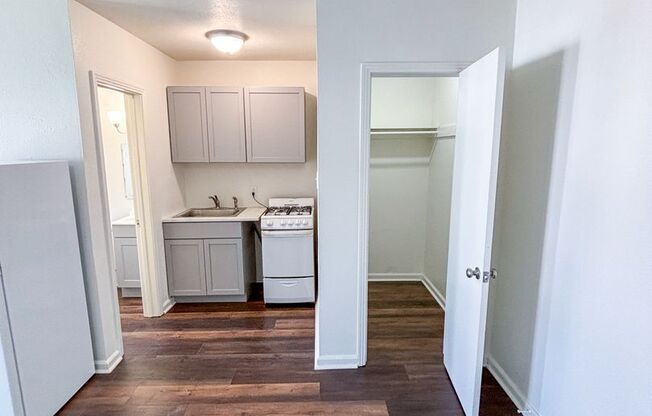 Studio, 1 bath, 275 sqft, $595, Unit 416-11