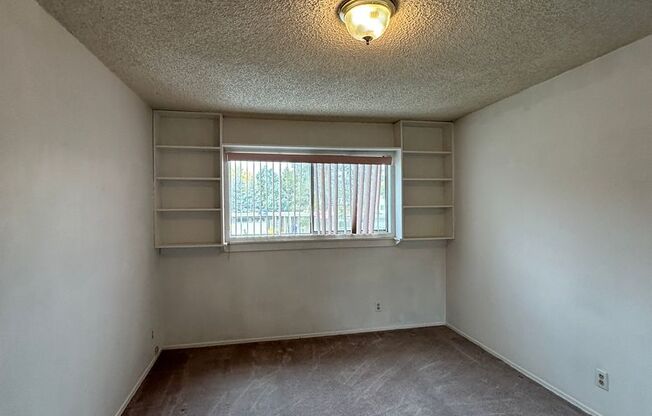 2 beds, 1 bath, $1,395, Unit Apt F