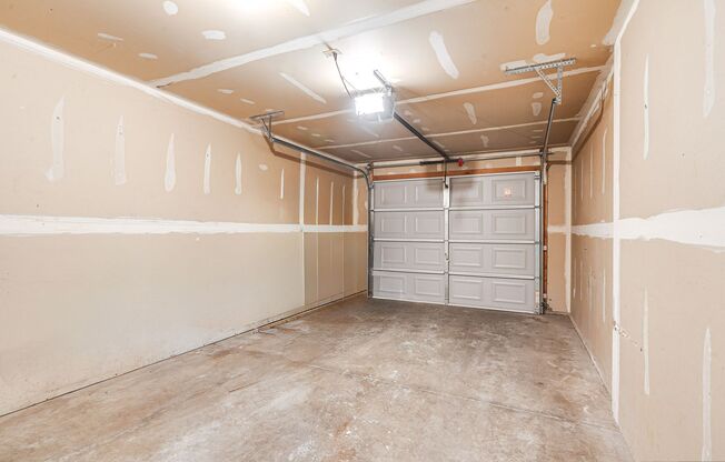 2 beds, 2 baths, 1,050 sqft, $1,599, Unit FR3125