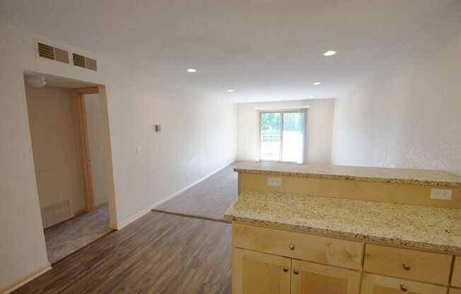 1 bed, 1 bath, 780 sqft, $1,374, Unit 213