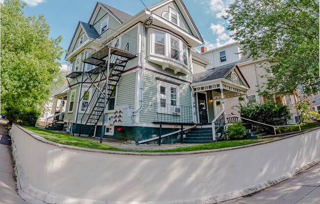 Studio, 1 bath, 290 sqft, $2,175, Unit 1